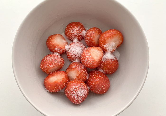 Strawberry and cream jars 03