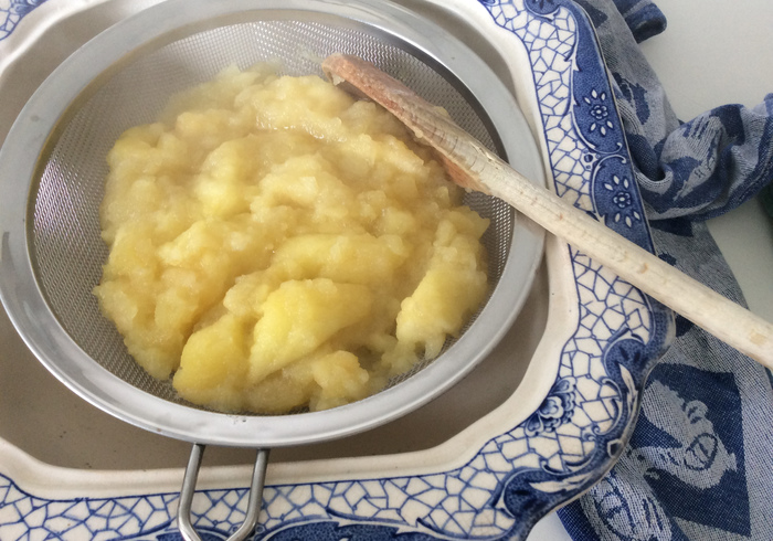 Apple sauce 04
