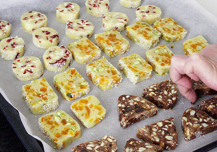 Chocolate fruits nuts cookies 25