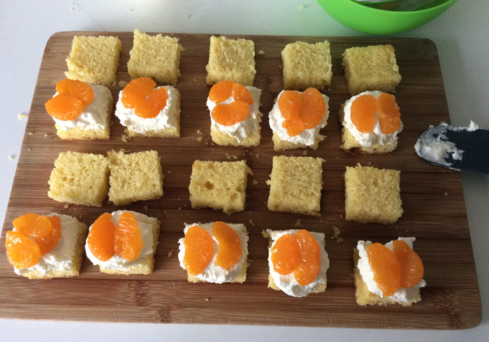 Fondant fancies 17