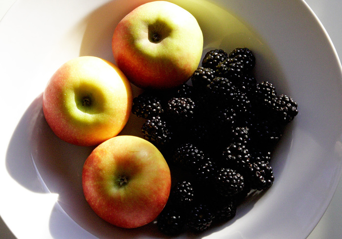 Apple blackberry charlottes side ll