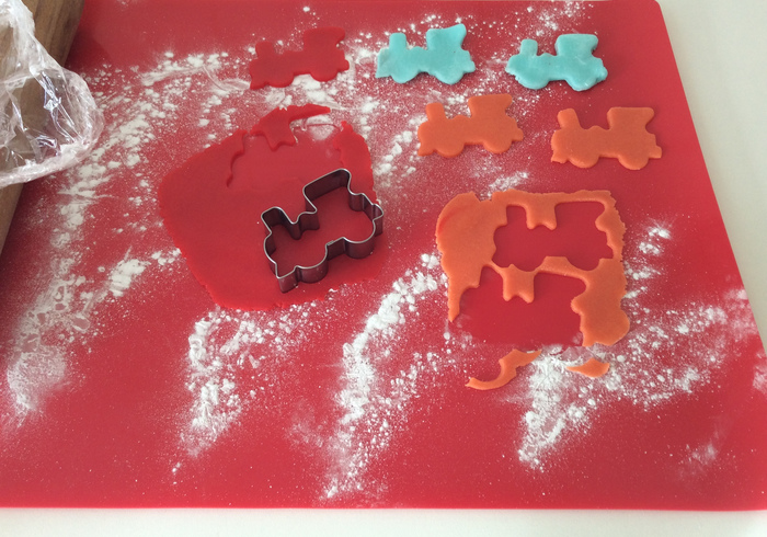 Train biscuits 12