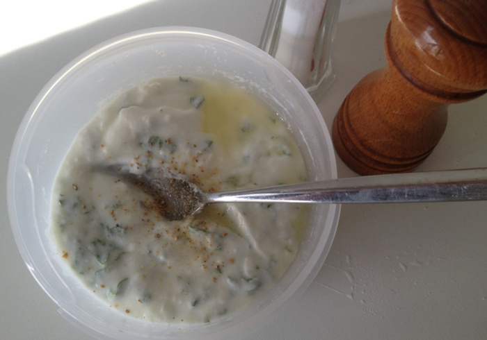 Yoghurt munt saus 06