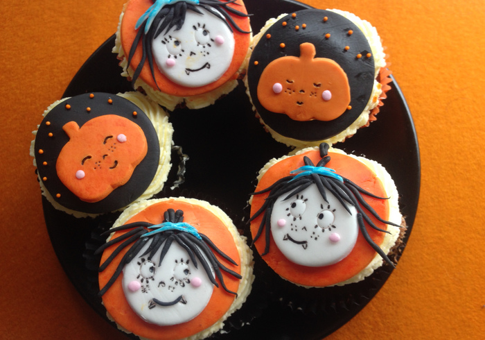 Amelia fang cupcakes 14