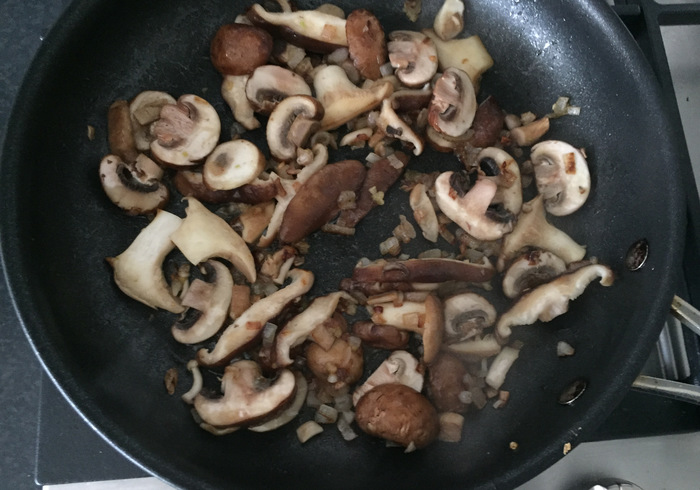 Paddenstoelen met spinazie 05