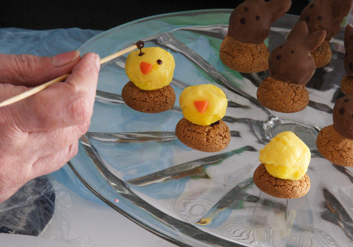 Paas petit fours 12