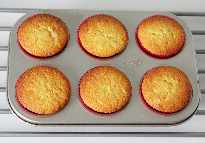 Basic cupcakes home
