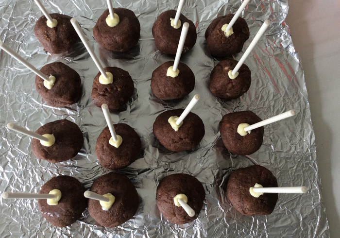 Orange cakepops 04