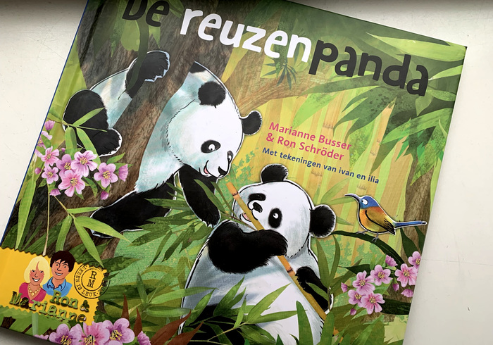 De reuzenpanda sidepic