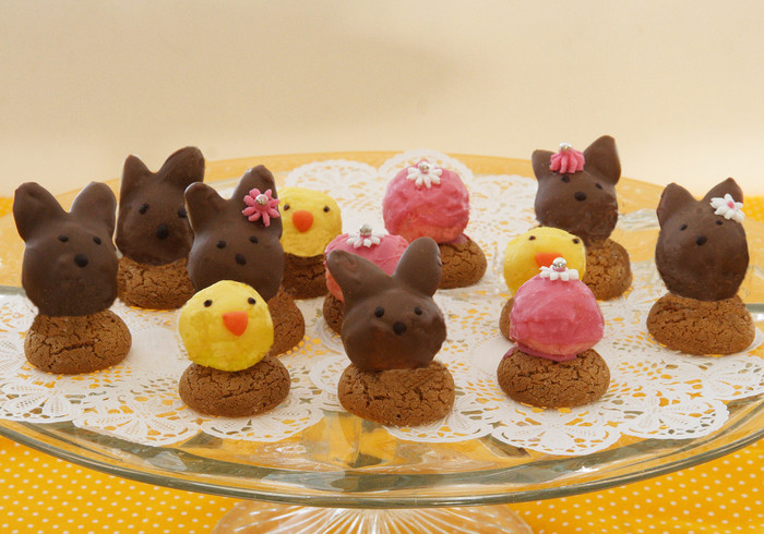 Paas petit fours home
