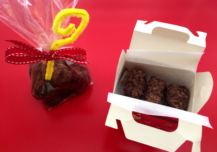 Chocolate amaretto truffels home