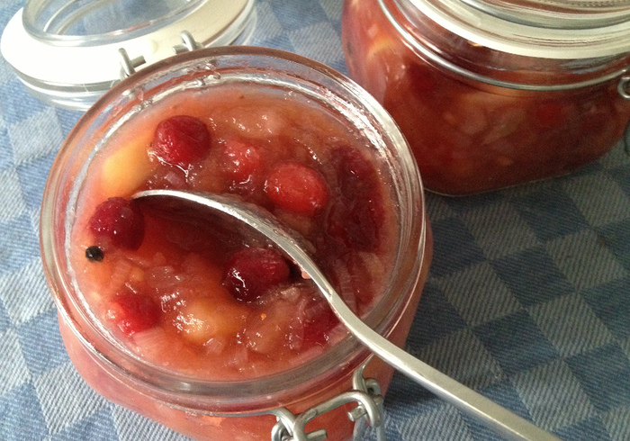 Apple cranberry chutney home