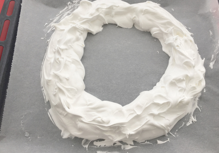 Meringue christmas wreath 12