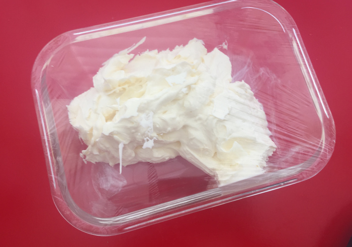 Italian meringue butter cream 08