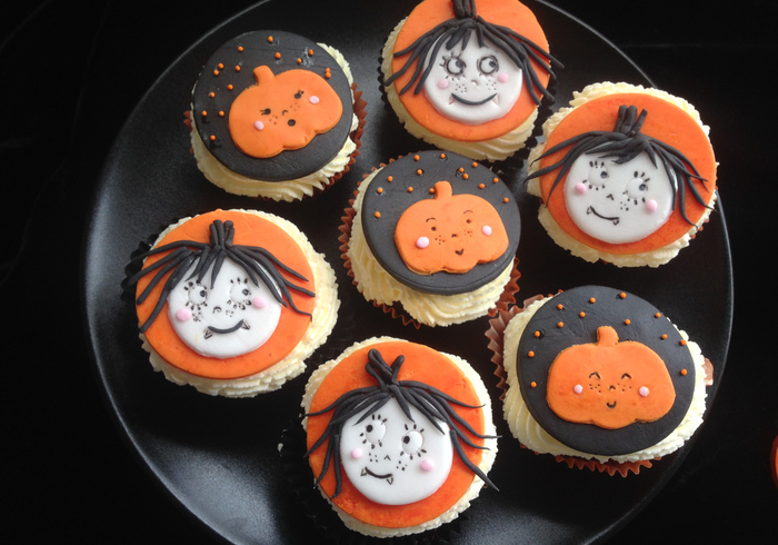 Amelia fang cupcakes 14