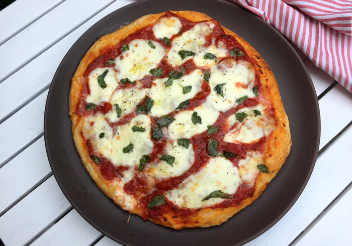 Pizza margherita home