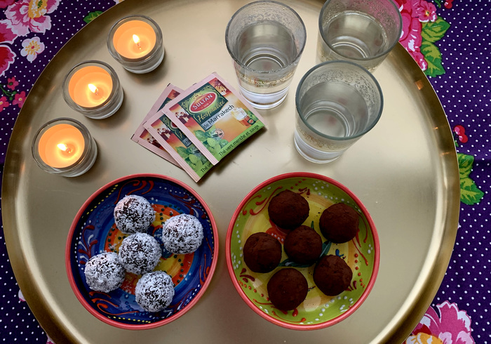 Chocolate date truffles homepage