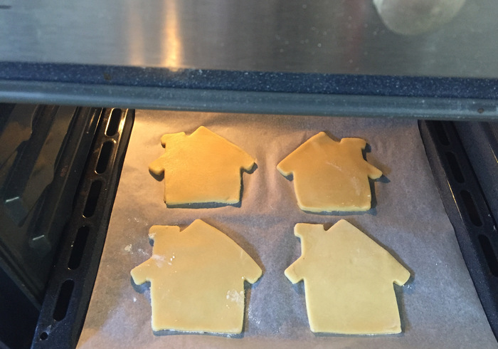 Haunted house biscuits 17
