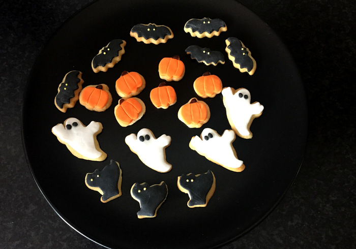 Haunted house biscuits sidepicll