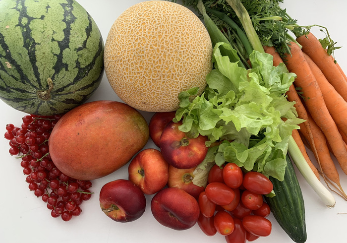 Summer crudite platter sidepic