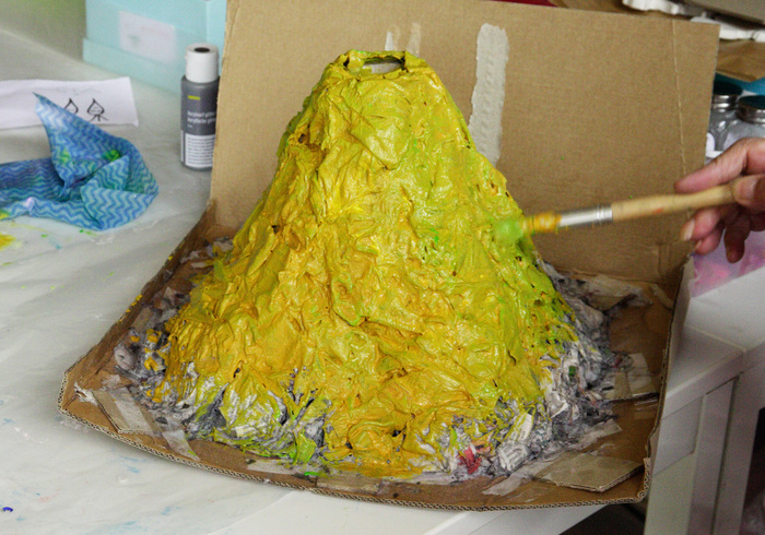 Making paper mache 06