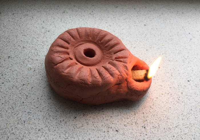 Roman oil lamp home