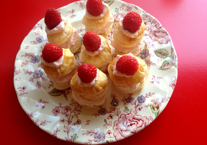 Raspberry cream bites 16