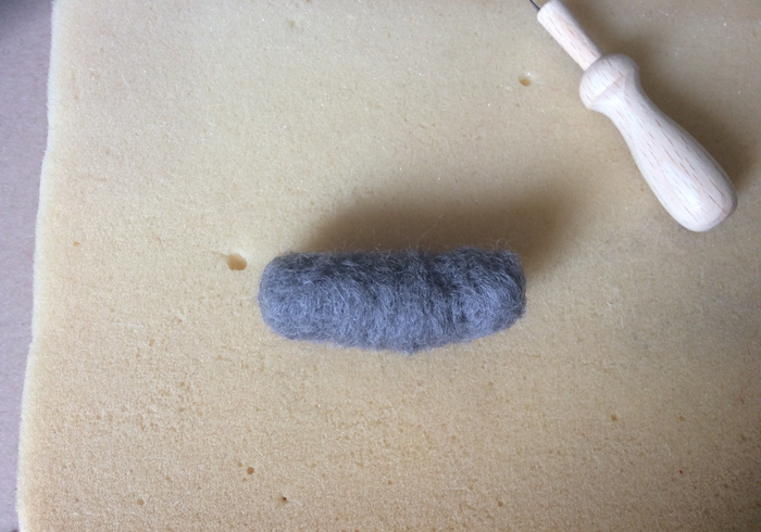 Needle felt bunny 04