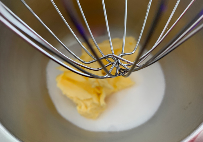 Sprinkle sponge cake 01
