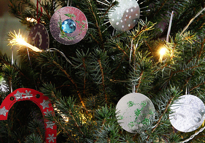Kerstboom hangers sidell
