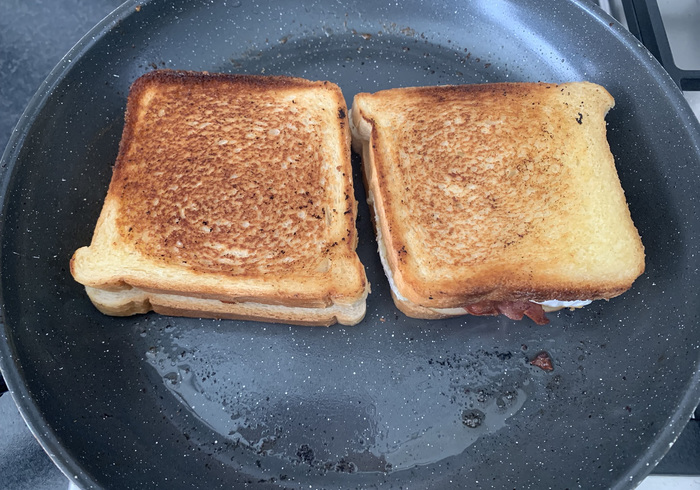 Cheese bacon tosti 05