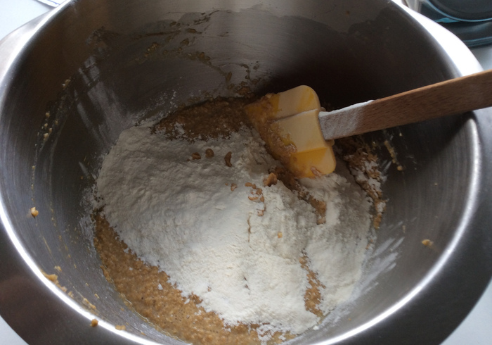 Cinnamon muffins with syrup 04