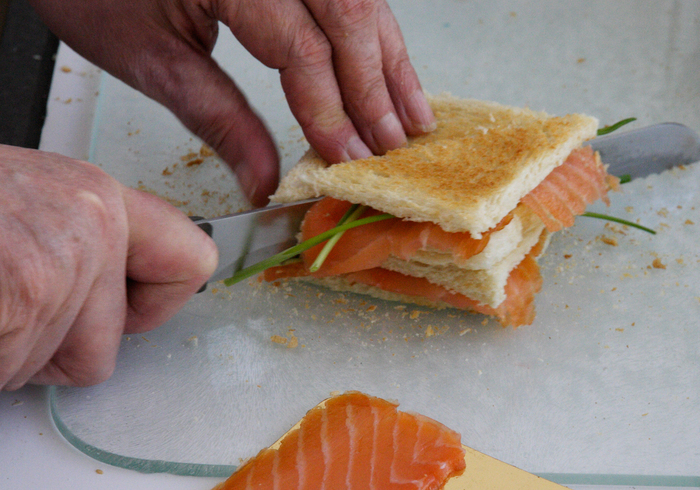 Salmon herb cheese sandwiches 04