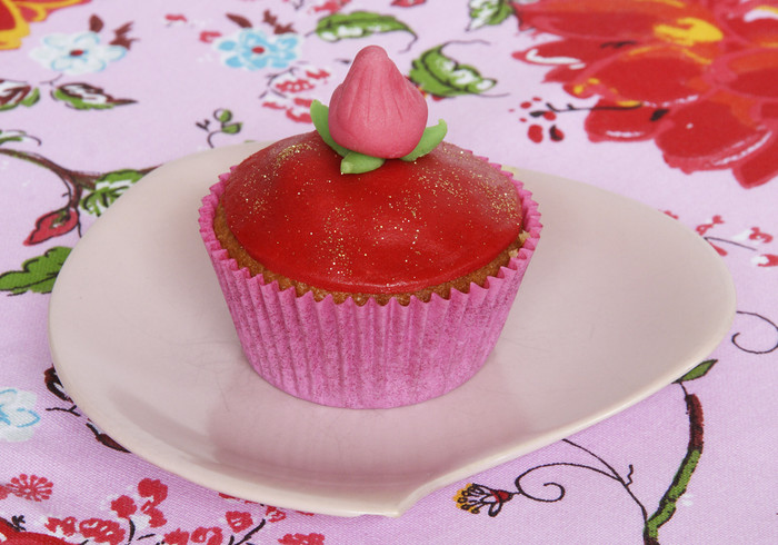 Lotus cupcakes sidepicll