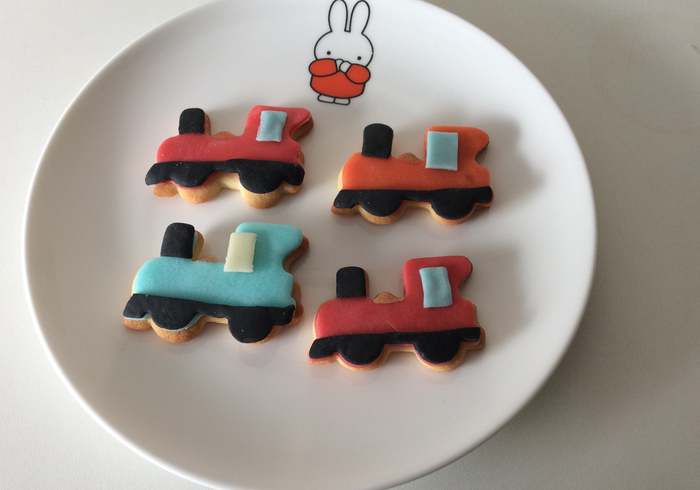 Train biscuits sidell