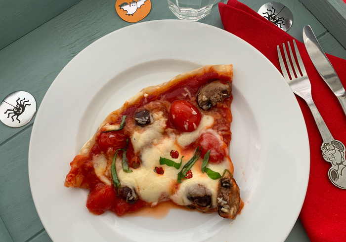 Halloween pizza sidepicll