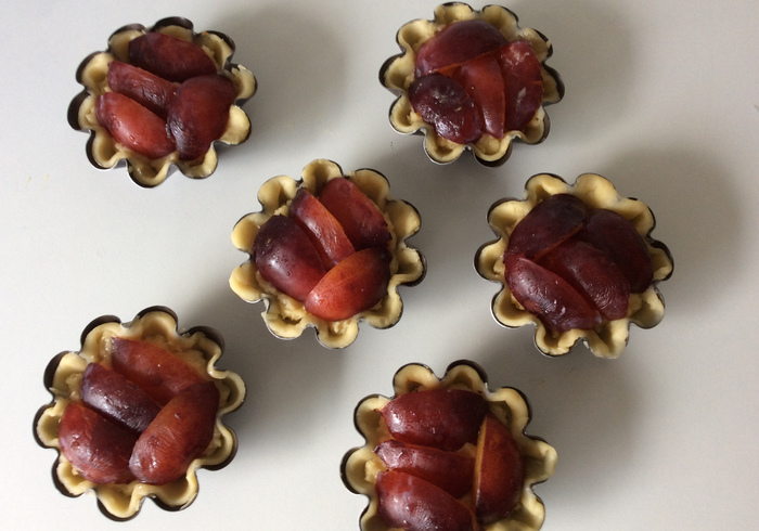 Plum tartlets 19