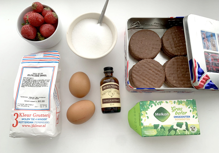 Aardbeien shortcake cupcakes sidepic