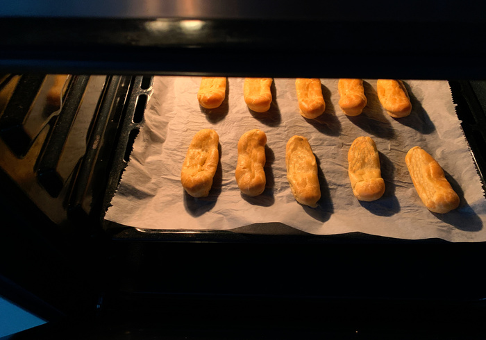 Mini raspberry eclairs 12