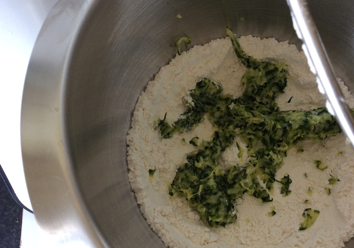 Courgettte cheddar basil breads 06
