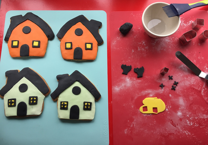 Haunted house biscuits 21
