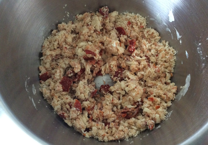 Sundried tomato bread 07