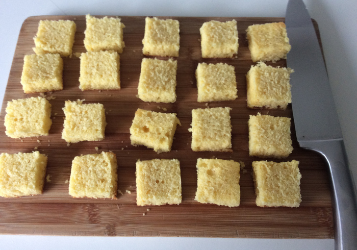 Fondant fancies 16