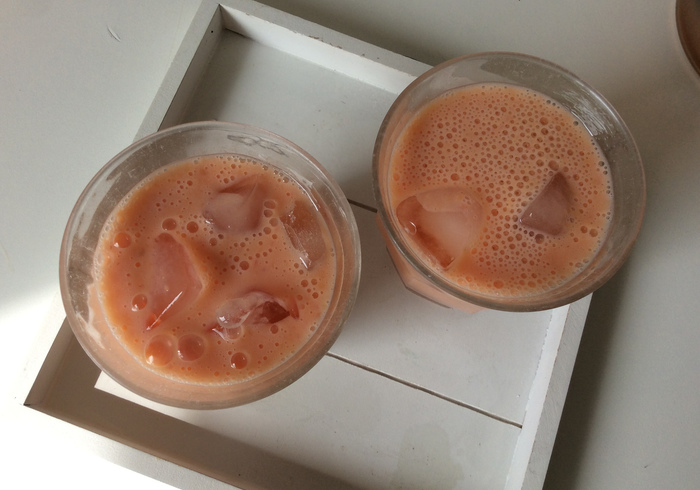 Peach raspberry smoothie 17