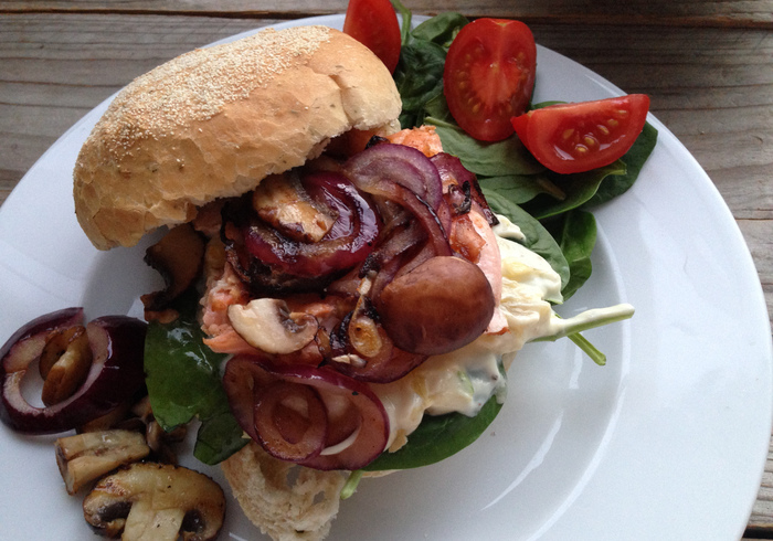 Fresh salmon burger 07