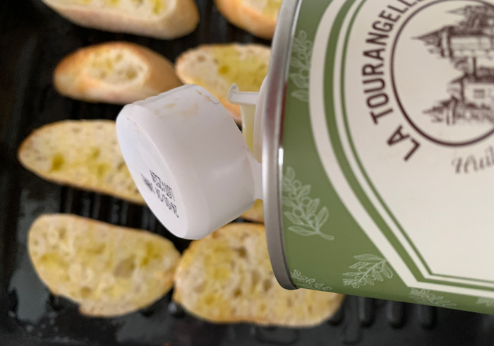 Ricotta tomato crostini 11