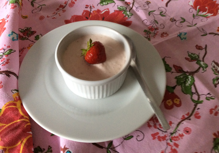 Strawberry mousse sidell