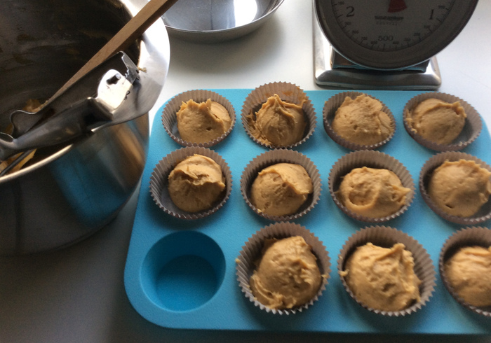 Cinnamon muffins with syrup 06