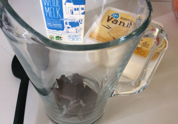 Chocolate milkshake 02