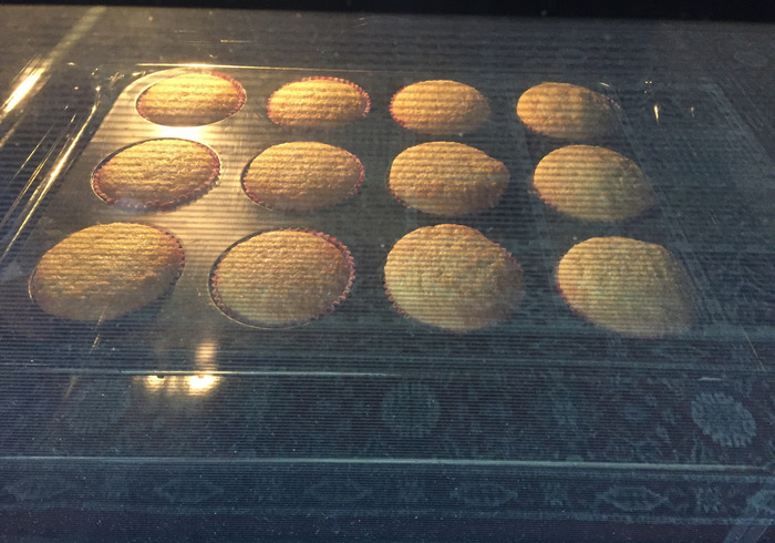 Bakewell cupcakes 09